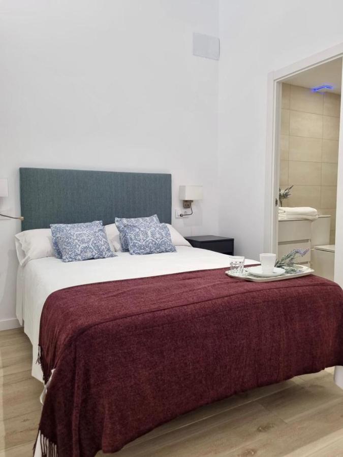 Apartamentos Rg Hospital Valme 塞维利亚 外观 照片