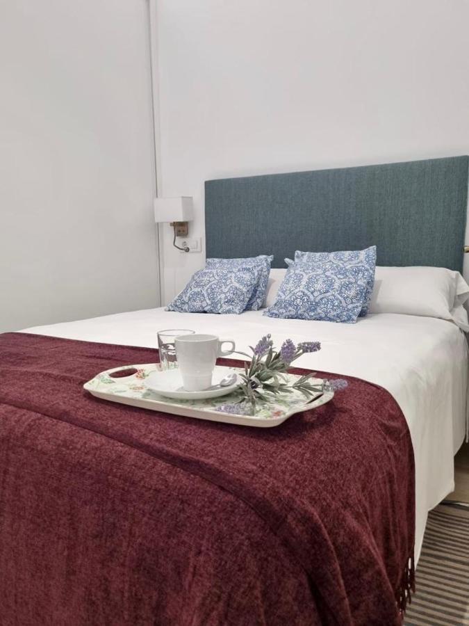 Apartamentos Rg Hospital Valme 塞维利亚 外观 照片