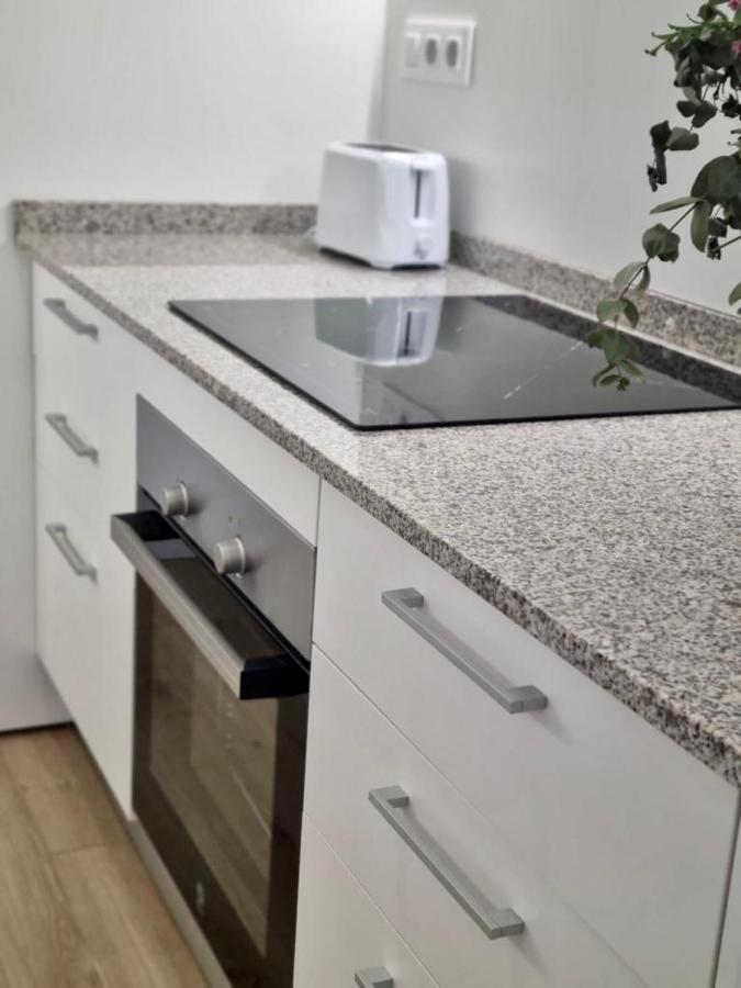 Apartamentos Rg Hospital Valme 塞维利亚 外观 照片