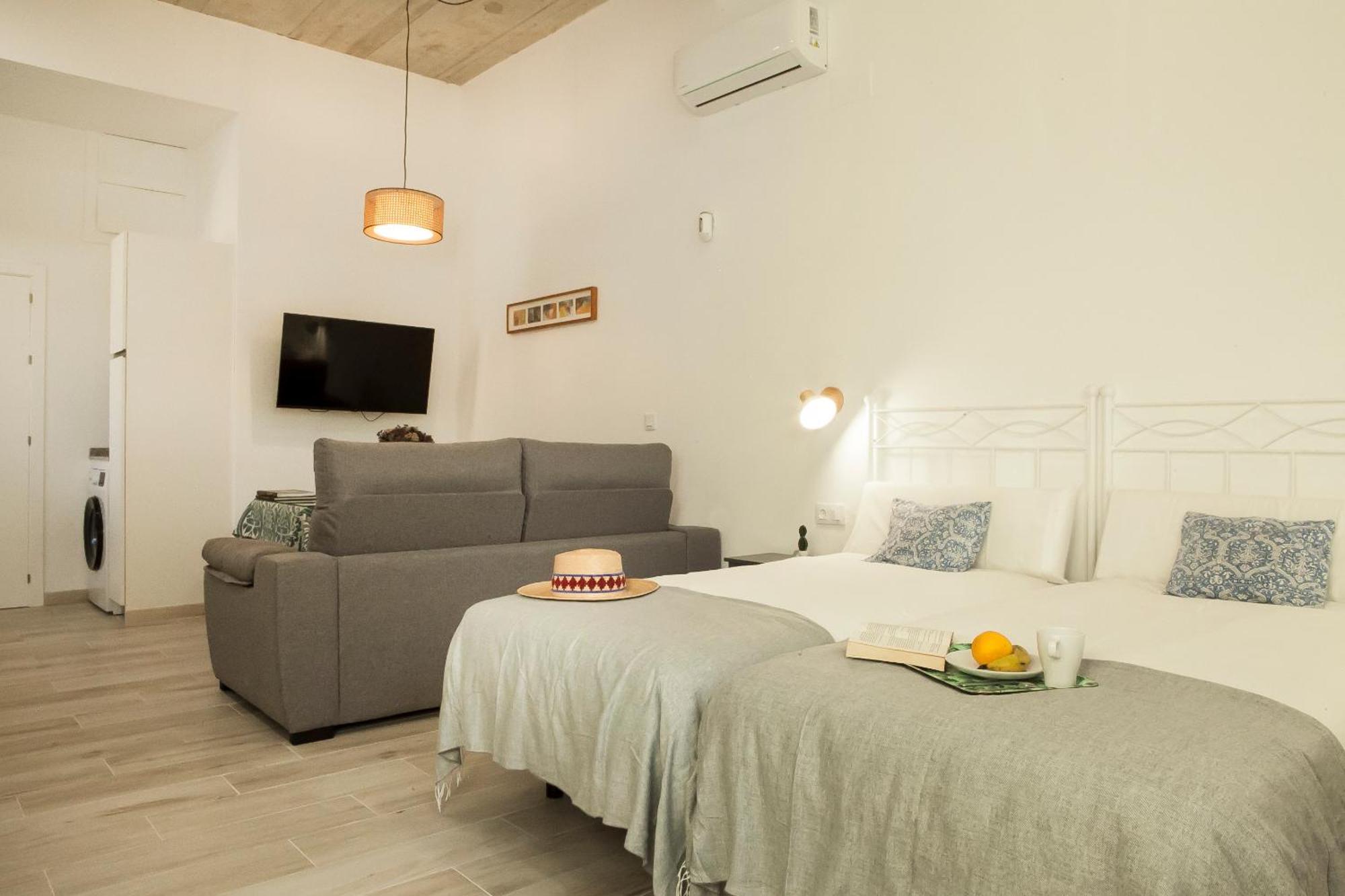 Apartamentos Rg Hospital Valme 塞维利亚 外观 照片