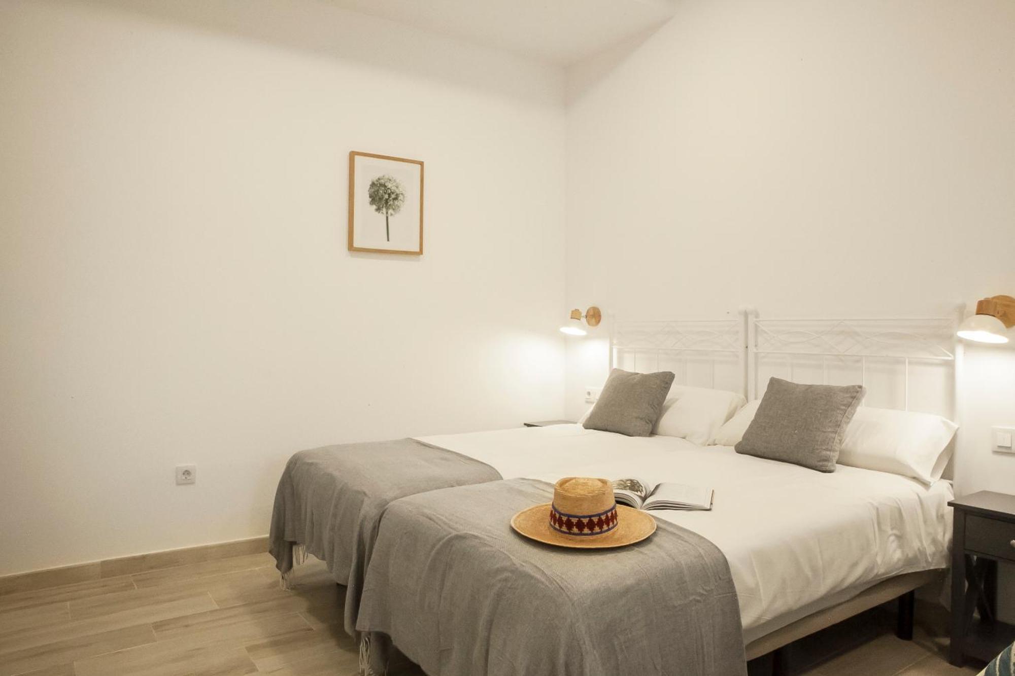 Apartamentos Rg Hospital Valme 塞维利亚 外观 照片
