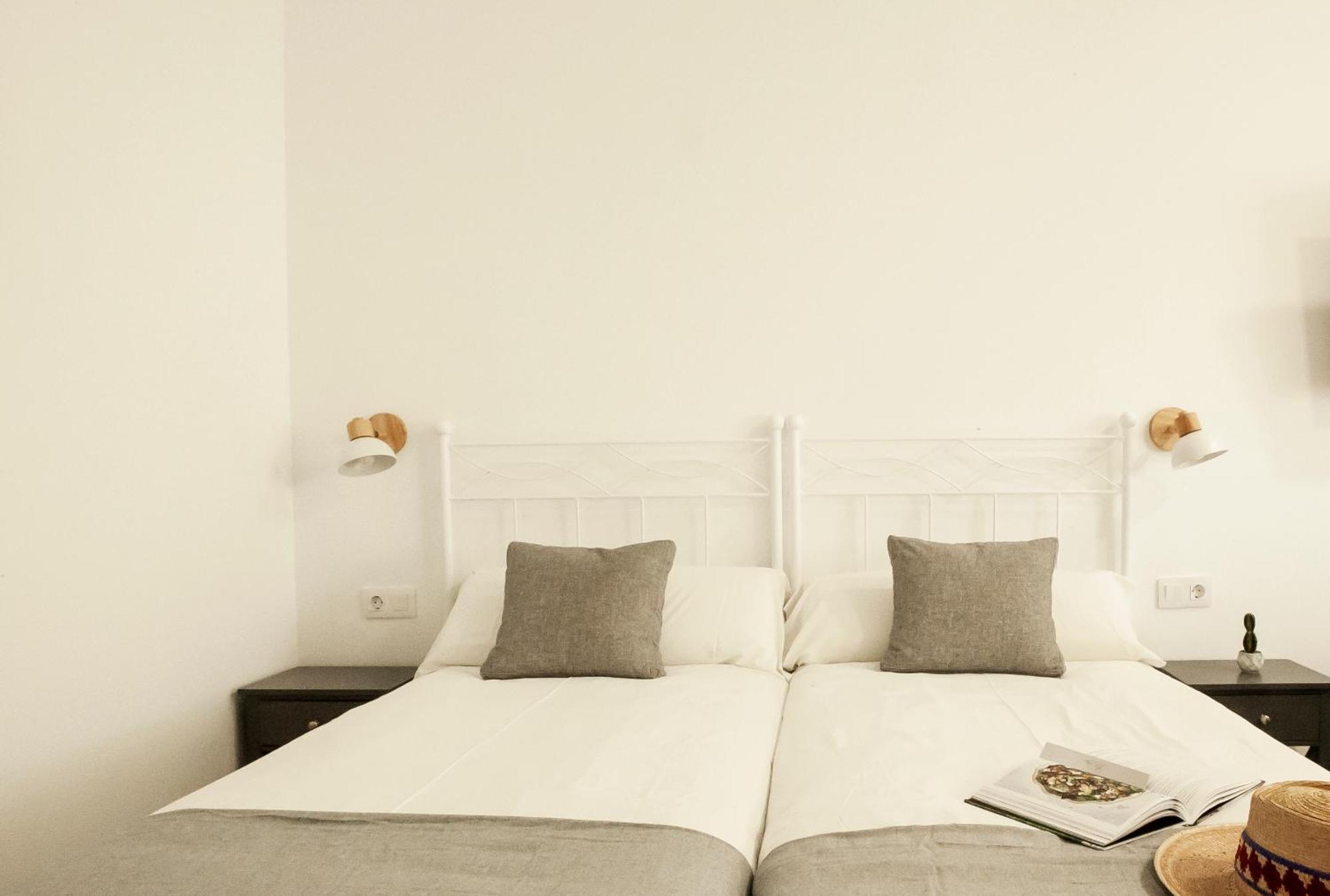 Apartamentos Rg Hospital Valme 塞维利亚 外观 照片