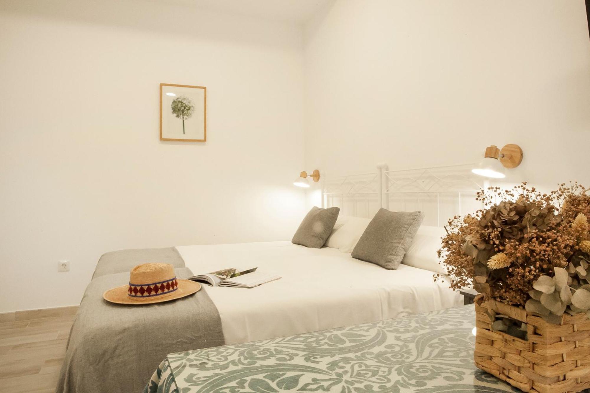Apartamentos Rg Hospital Valme 塞维利亚 外观 照片