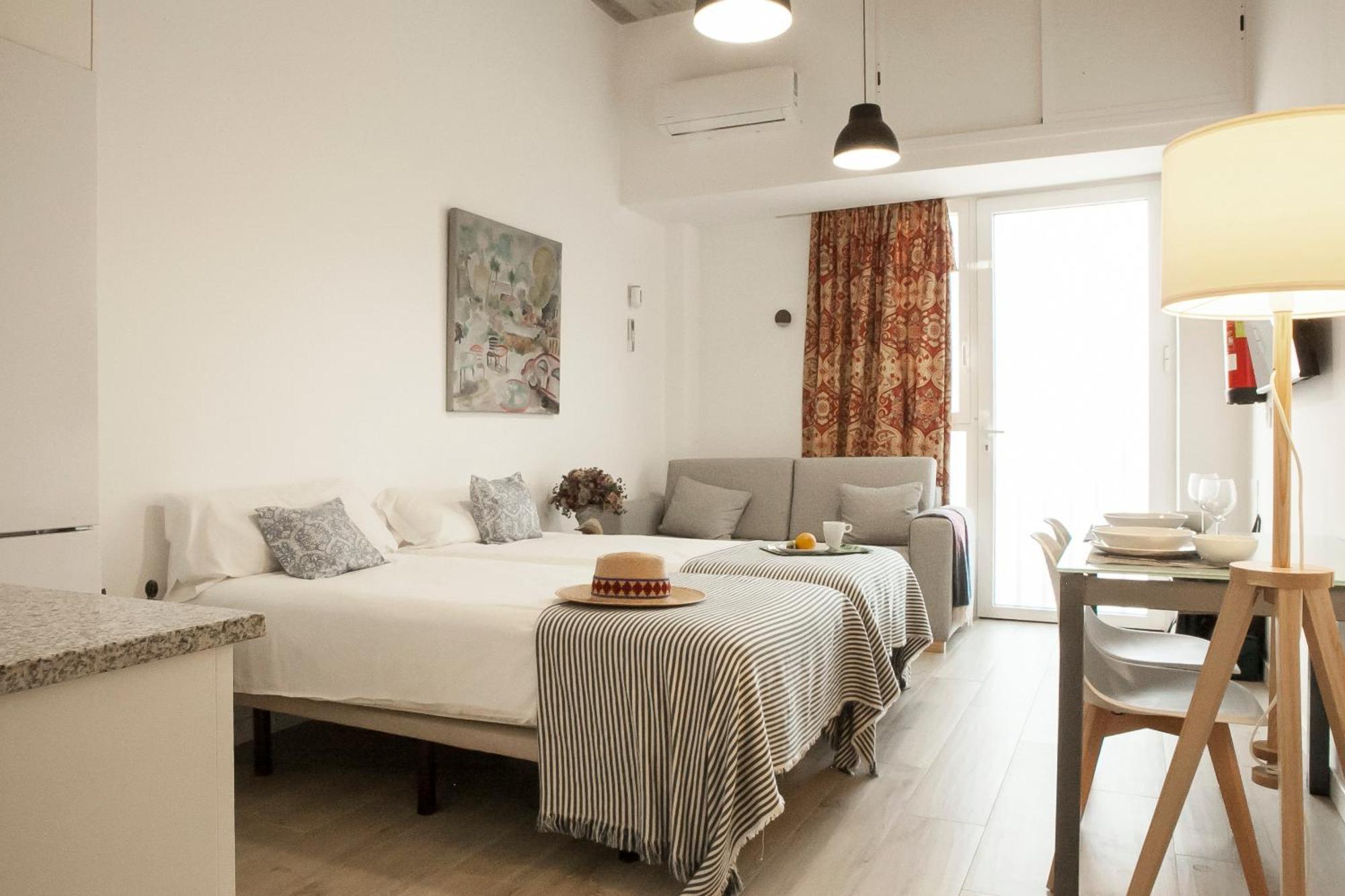 Apartamentos Rg Hospital Valme 塞维利亚 外观 照片