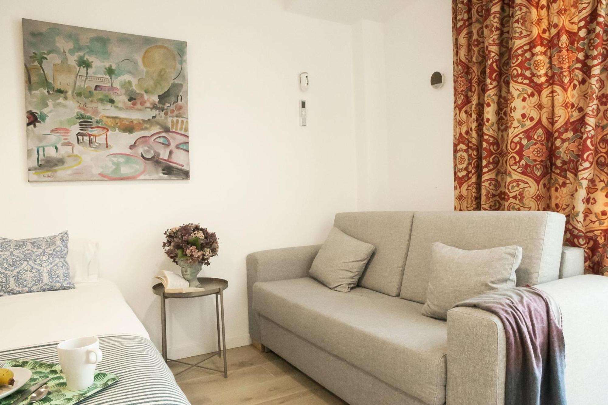 Apartamentos Rg Hospital Valme 塞维利亚 外观 照片