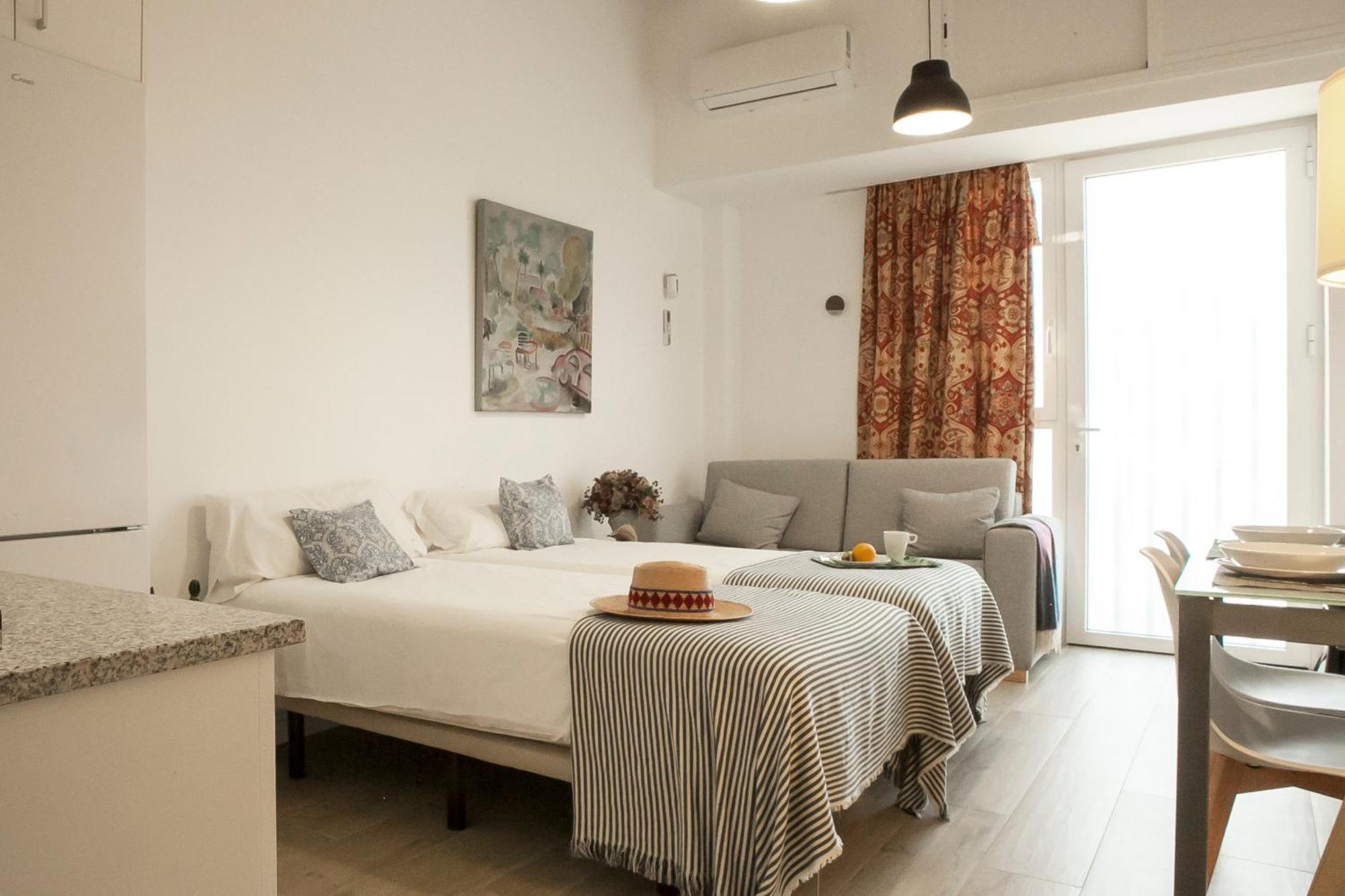 Apartamentos Rg Hospital Valme 塞维利亚 外观 照片