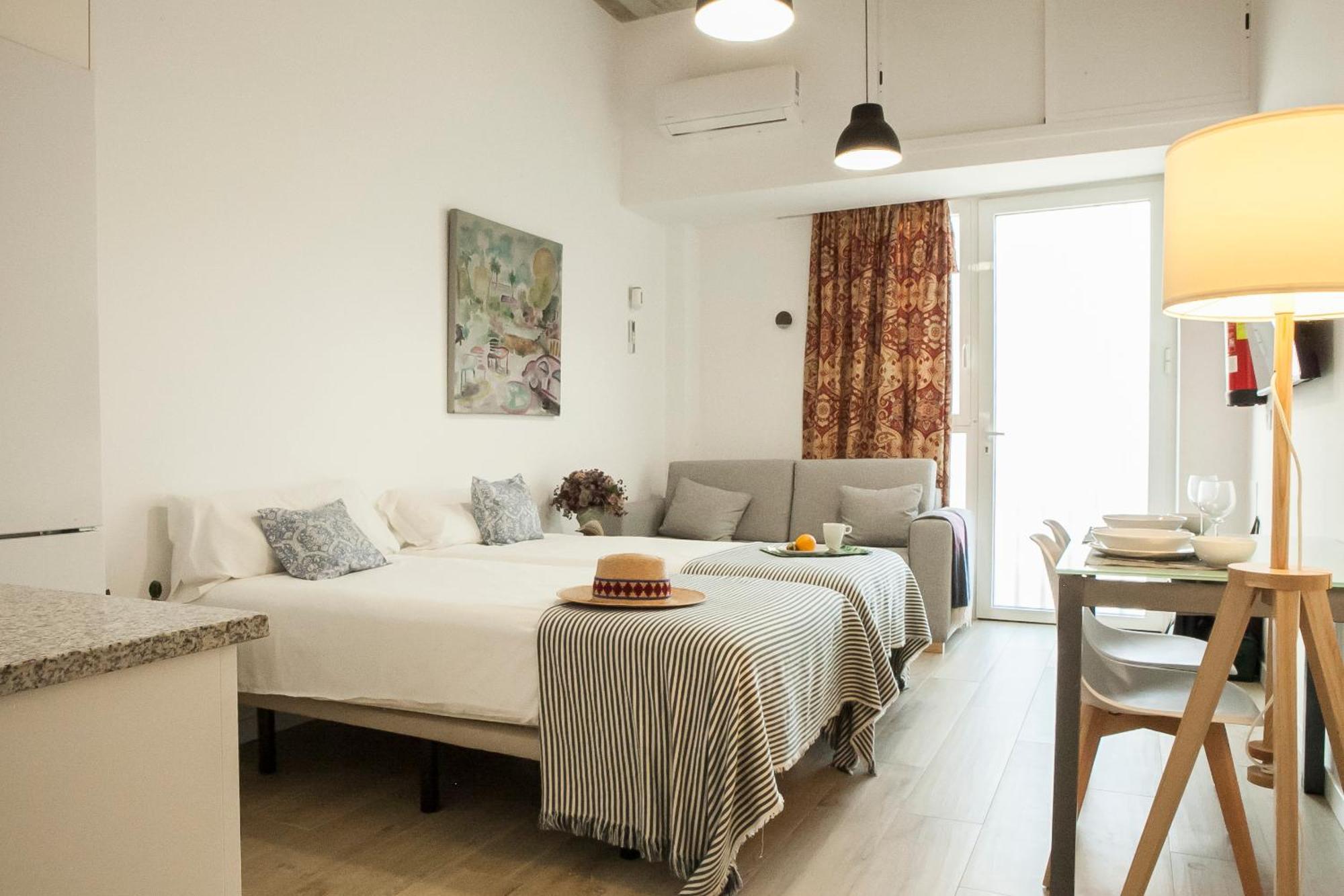 Apartamentos Rg Hospital Valme 塞维利亚 外观 照片